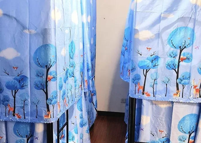 旅馆 Bunk-mates Transient House *